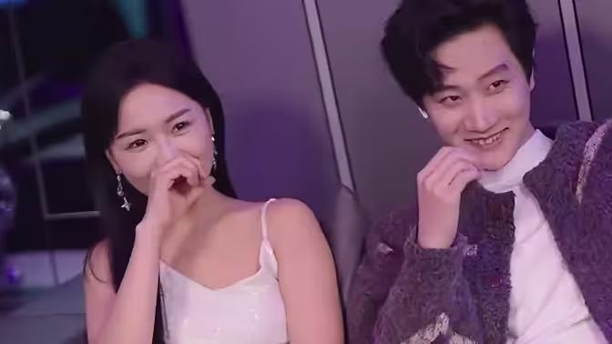 攤牌了，我不裝了(全集)